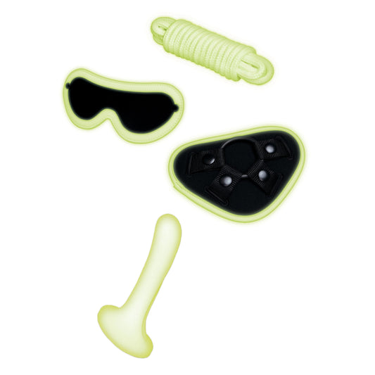 4 kpl pimeässä hohtavia strap-on-settejä silmämaskilla ja silkkiköydellä