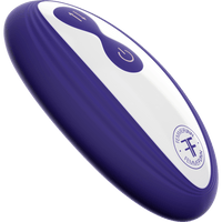 Värisevä dildo kaukosäätimellä