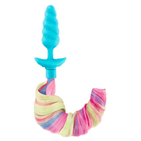 Värisevä anaalitappi värikkäällä hännällä